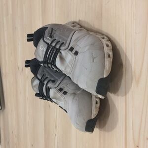 Size 7- On Cloud 5 Waterproof Glacier Women’s